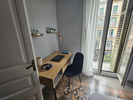 Carrer de Balmes, Barcelona, Catalonia 08007 - Photo 4