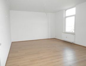 Antonstr. 20, Wohnung 6 ~~~ Balkon, Tageslichtbad mit Wanne und Dusche, Gäste-WC, Abstellraum, Keller - Photo 1