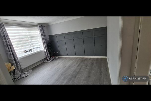 2 bedroom semi-detached house to rent - Photo 1