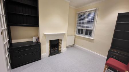 River View, Enfield - Photo 2