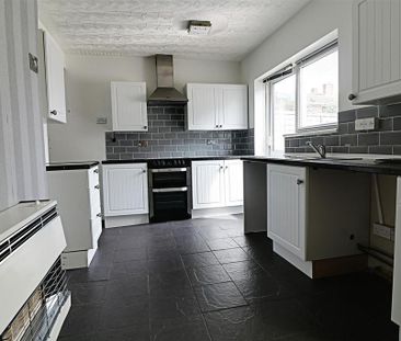 3 bedroom terraced house to rent - Photo 6