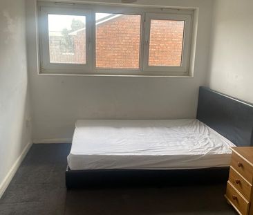 3 Bed Flat, Maryland Street, E15 - Photo 5