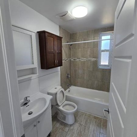 6 1/2 - Montréal - 2 400 $/mois - Photo 3