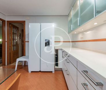 Luxury Villa for rent in Hortaleza, Chamartin, Autonomous Region of... - Photo 2