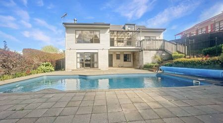 4Bed Family home + Self-Contained 1Bed - Photo 3