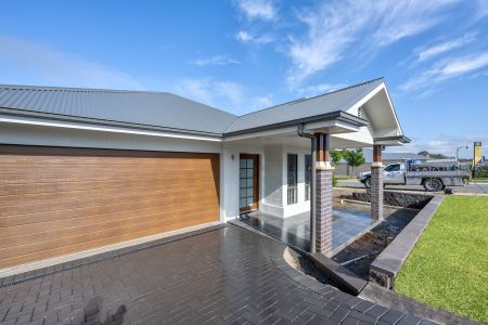 Stylish and Spacious Family Home​ - Photo 4