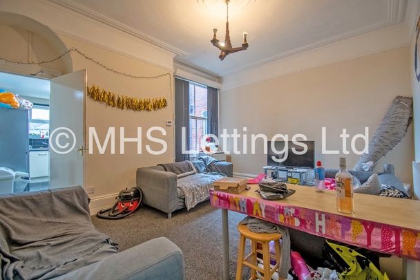 7 Bedroom Mid Terraced House for rent in Regent Park Terrace - Photo 1