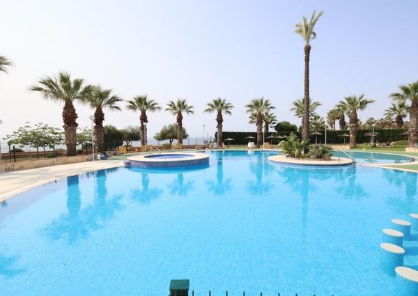 Apartamento bajo en Aguamarina.