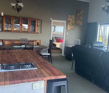 Stylish 1BR Penthouse Apt with Sea Views! - Photo 1