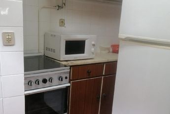 Quarto para estudante rapaz Coimbra Faculdade Psicologia