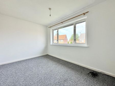 2 bedroom semi-detached house to rent - Photo 5