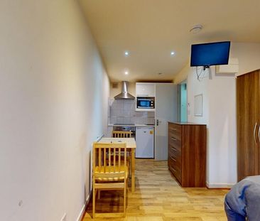 Studio to rent - Photo 5