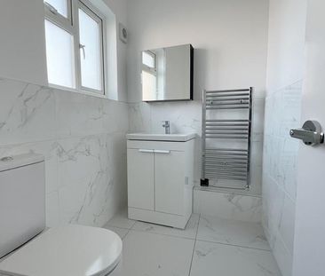 1 bedroom in a flat share to rent - Photo 5