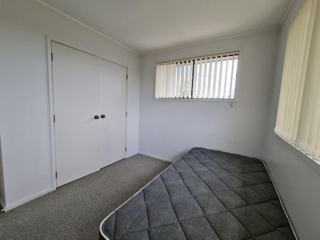 Property Management9 Delamare Court, Sunnynook - House for Rent - Photo 4