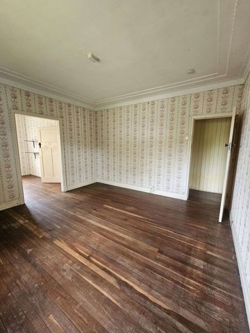 3-Bedroom Character Home with Large Yard - Prime Wynnum Location - 6 MONTH LEASE - $550/Week - Photo 3