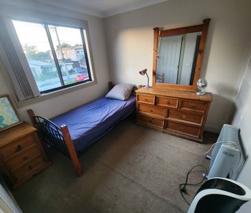 Braybrook - Photo 1