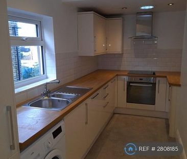 3 bedroom semi-detached house to rent - Photo 6