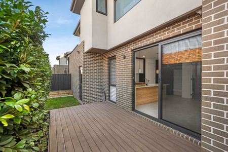 1/3 Alexander Street, Avondale Heights VIC 3034 - Photo 3