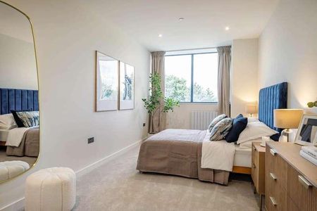 Chertsey, Surrey, KT16 - Photo 4