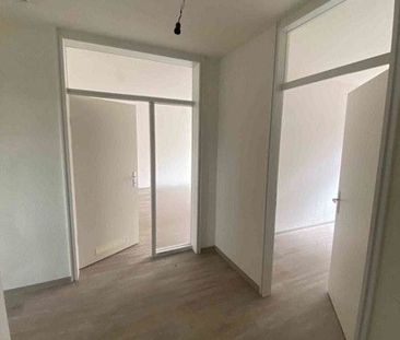 Stop! Großzügige 3,5-Zimmer-Wohnung - Foto 4