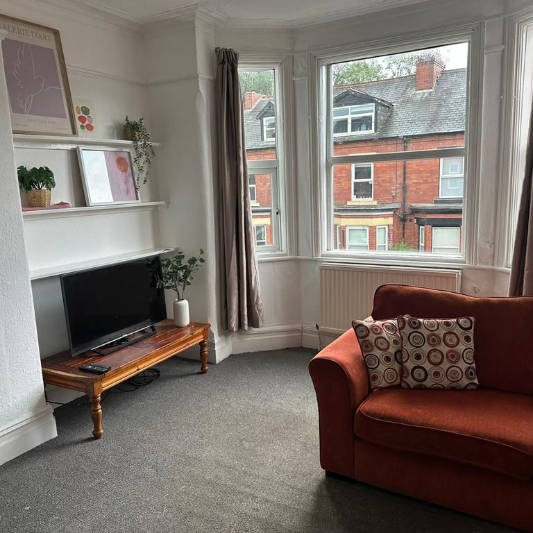 6 bedroom house to rent - Photo 1