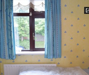 Bright room for rent in 5-bedroom house in Glasnevin, Dublin - Photo 5