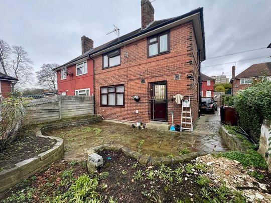 3 bedroom semi-detached house to rent - Photo 1