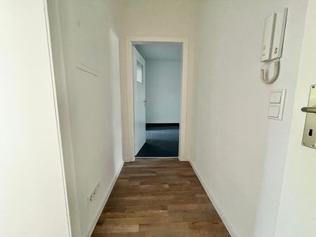 **TOP** renovierte 2-Zimmer-EG-Wohnung! - Foto 2