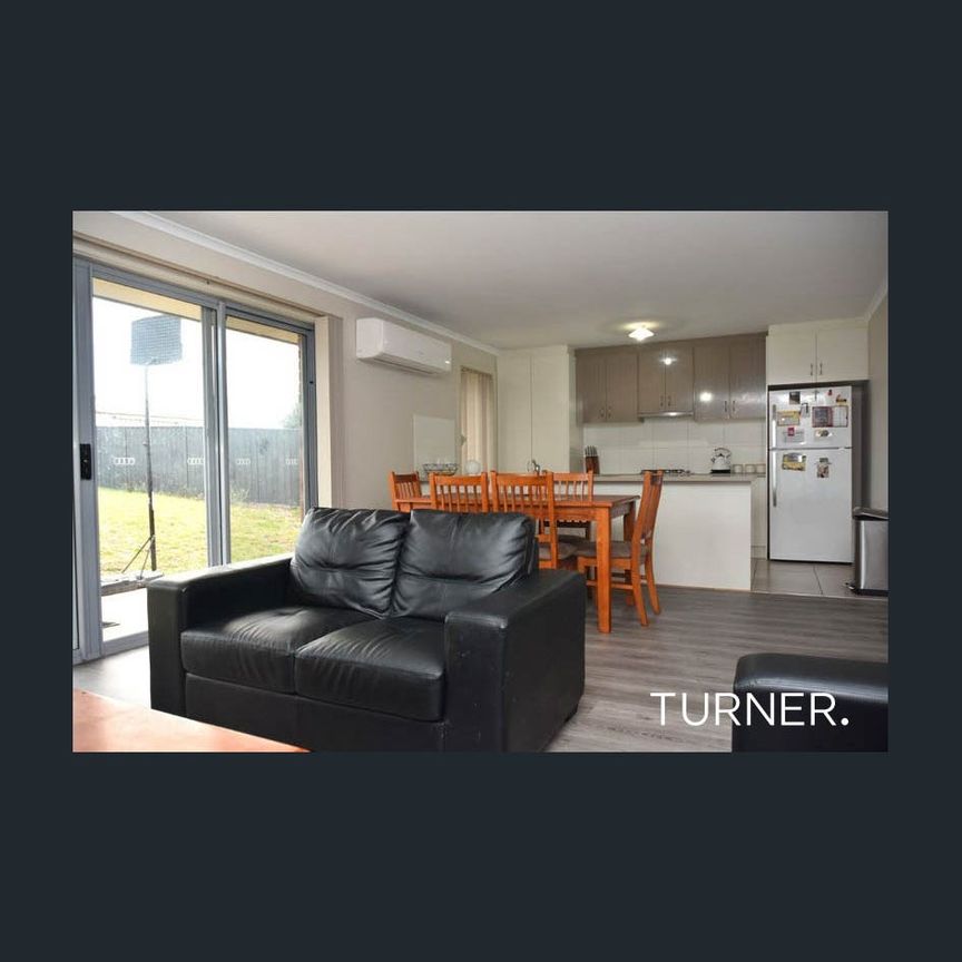 Lovely 3 Bedroom Family Home - Photo 1