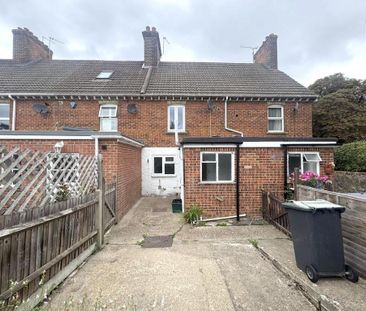 3 bedroom terraced house to rent - Photo 4