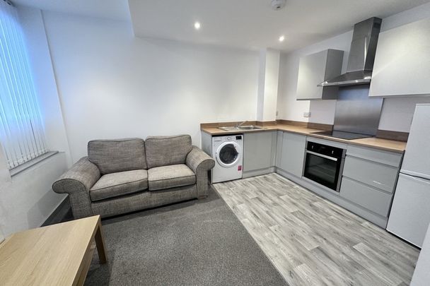 Cleveland Street - Photo 1