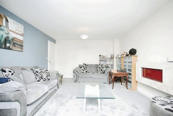 5 bedroom detached house to rent - Photo 1