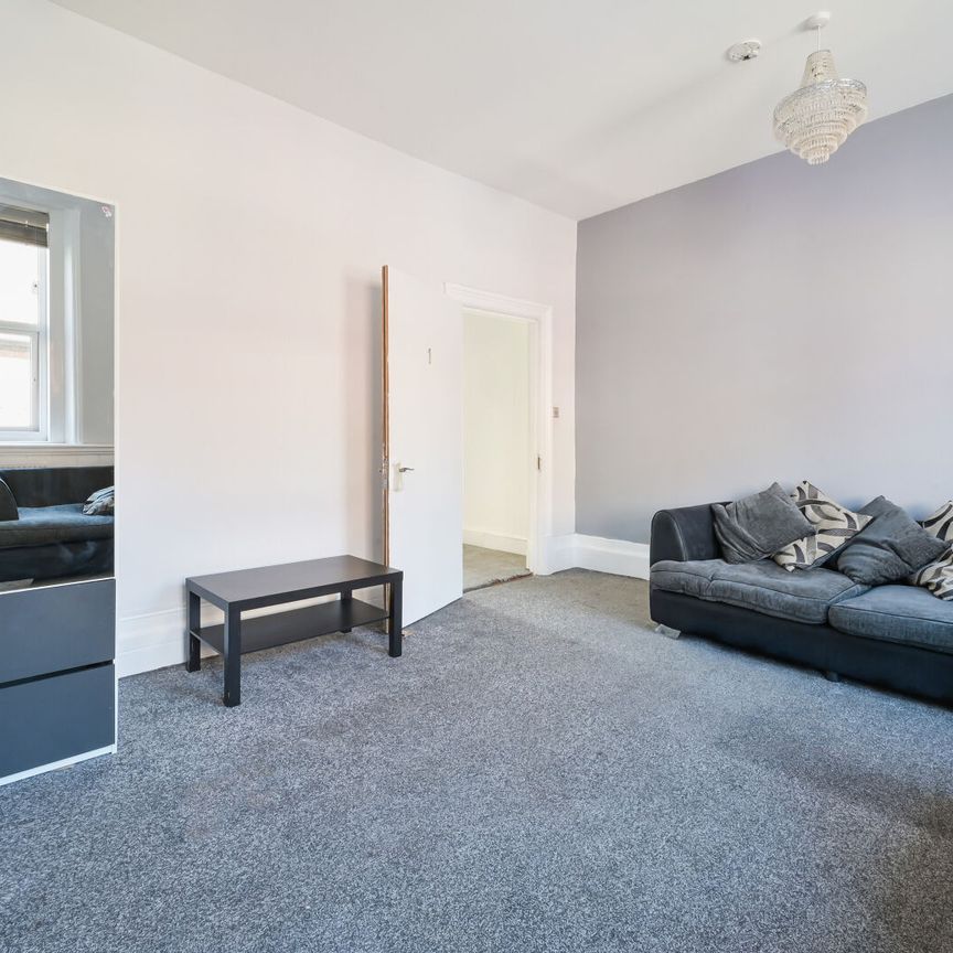 4 bedroom flat to rent, - Photo 1