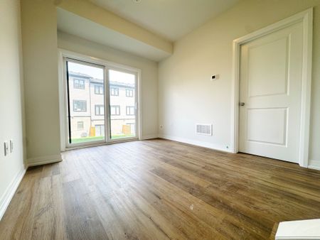 For Lease - 155 Equestrian Way Unit# 114, Cambridge, Ontario - Photo 3