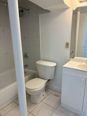 For Lease - 40 Caracas Road, Toronto, Ontario - Photo 1