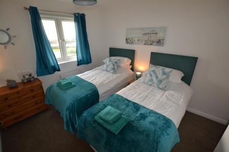 2 bedroom terraced house to rent - Photo 4