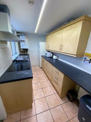 52 Delhi Street, Off Ormeau Road, Belfast, BT7 3AL - Photo 4