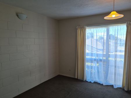 Be in this sunny city fringe home by Christmas - Photo 4