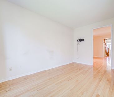 For Lease - 30 London Pride Drive, Richmond Hill, Ontario - Photo 1