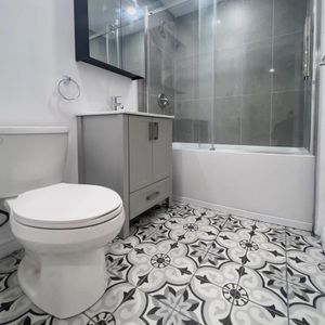 3 Bed - 3445 Rue Stanley, Montréal - Photo 3