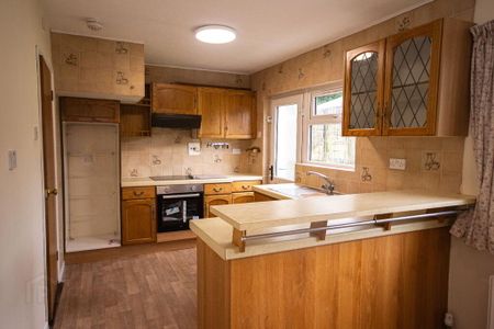 32 Cannon Dale, Omagh, BT78 1JU - Photo 4