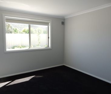 Modern Townhouse in a quiet location! - Photo 5