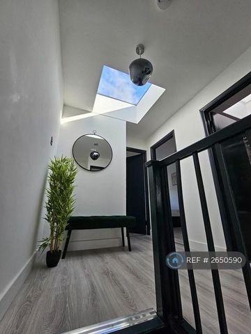 1 bedroom in a house share to rent - Photo 4