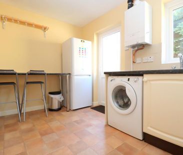 2 bedroom end of terrace house to rent - Photo 6