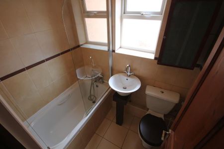 4 bedroom terraced house to rent - Photo 4