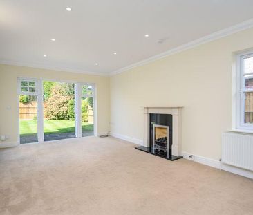 4 bedroom detached house to rent - Photo 2