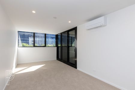 Contemporary living in the heart of Woden - Photo 3