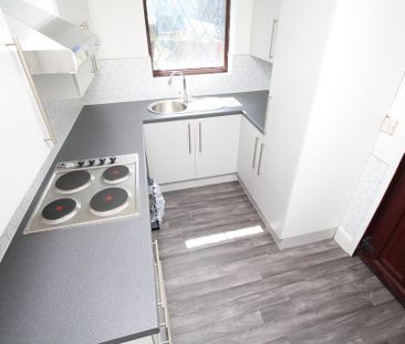 3 bedroom end of terrace house to rent - Photo 6