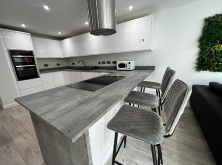 172 Hubert Road - Photo 4