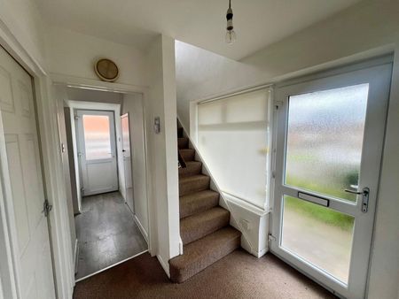 3 Bed Semi Detached Kendrick Drive Leicester LE2 - Ace Properties - Photo 2